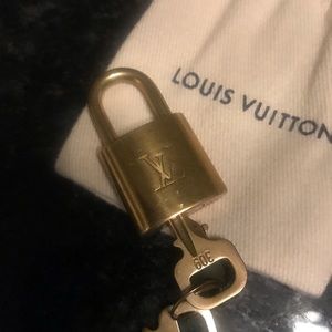 Louis Vuitton Accessories - Louis Vuitton lock and key Louis Vuitton Accessories - Louis Vuitton lock and key